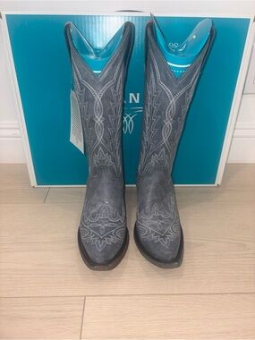 Women's Gray Embroidered Western Boots